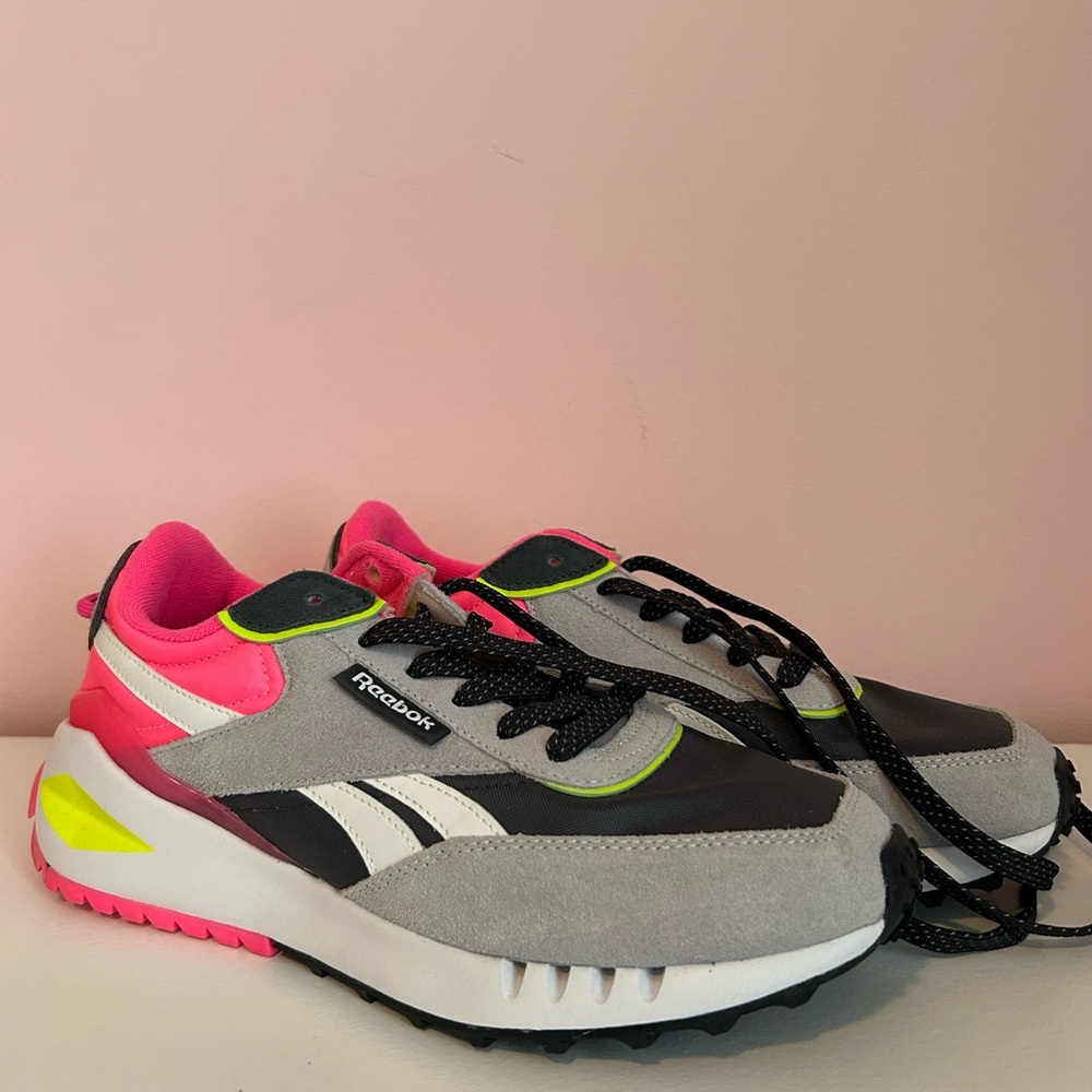 Reebok Forte Racer Gray and Neon Pink Athletic Shoes size 8.5